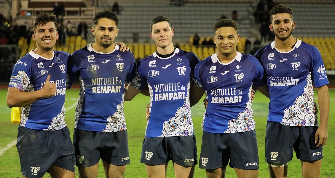 Les jeunes du Centre de Formation Olympiens qui ont affronté les Dragons Catalans avec la Une © Bernard RIEU